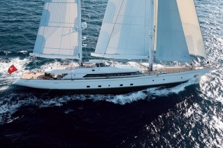2006 Ron Holland sailing yacht Rosehearty.png